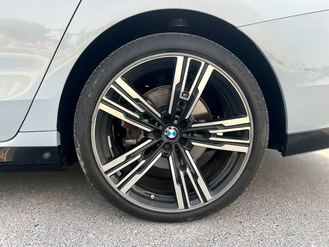 BMW 7-Series 2023