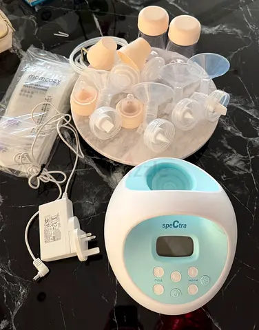 Spectra Electric Breast Pump with Accessories (bottles, flanges, charger) - Excellent Condition
