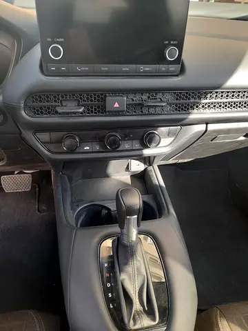 صورة 9 لـ 2023 Honda HR-V