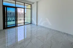 LARGE BALCONY | MODERN | COMMUNITY VIEW