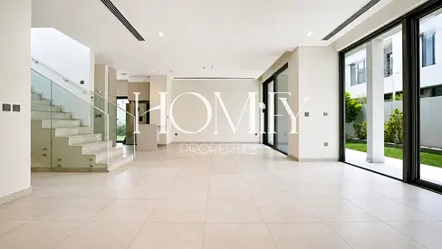 LUXURY 4BR VILLA | PRIVATE GARDEN | HUGE LAYOUT