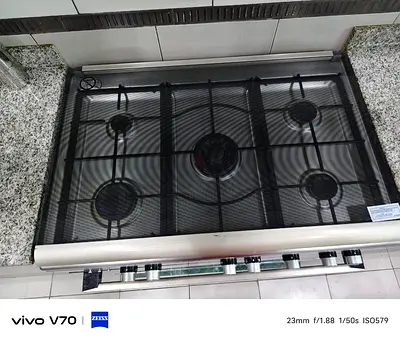 Built-in 5-Burner Gas Hob — Stainless Steel Cooktop in Good Condition Cooking Range