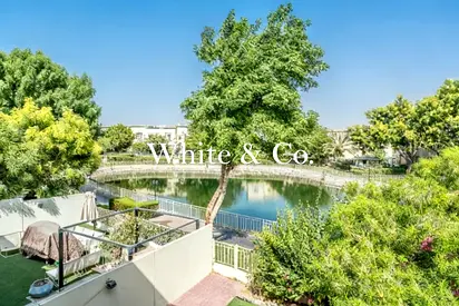 Lake Views | + Study | Peaceful Location