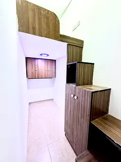 Behind The Mall Of Emirat Small Partition Room