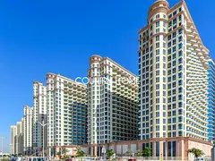 Studio with Parking | Stunning Lake View