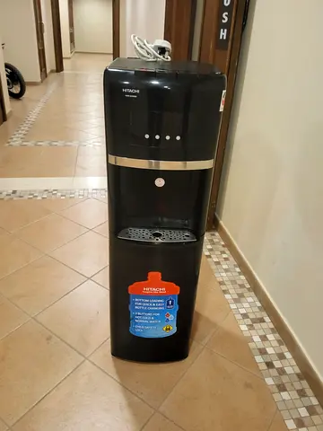 Bottom load water dispenser