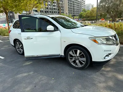 2014 Nissan PATHFINDER photo 3