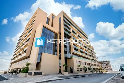 FULLY FURNISHED | STUDIO | BALCONY | MID FLOOR