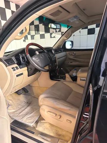 2010 Lexus LX-SERIES photo 5
