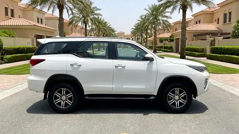 2022 Toyota FORTUNER — фото 5