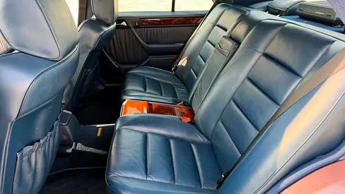 1993 Mercedes-BENZ E-CLASS — миниатюра 18