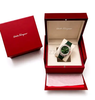 Salvatore Ferragamo F-80 Classic Swiss Made – Original