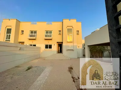 فيلا للإيجار السنوي في البراشي – الشارقة | 3 غرف | غرفة خادمة ماستر | مطبخ أمريكي | حديقة خاصة | موقف مغطى