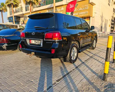2010 Lexus LX-SERIES photo 3