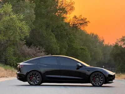 صورة 4 لـ 2021 Tesla MODEL 3