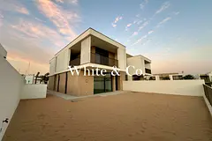 Spacious Unit | Single Row | Close to Pool