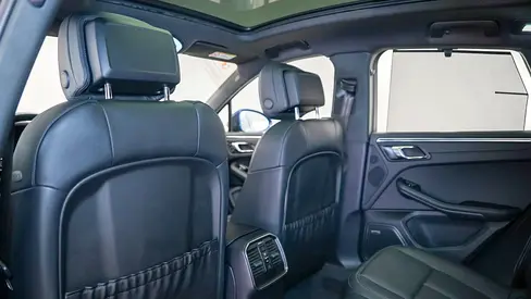 2025 Porsche MACAN photo 5