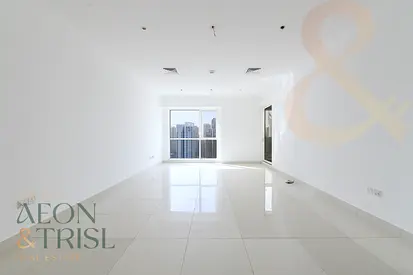 Prime Location l Skyline View l Family Living