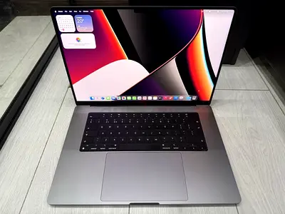 MacBook Pro | M1 Pro | 32GB RAM | 512GB SSD | Pristine Condition