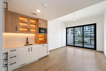 Podium Unit | Access to Pool | Ready to Move in
