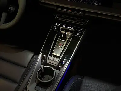 2022 Porsche 911 — миниатюра 19