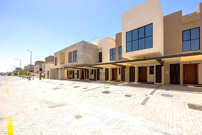 √EXCLUSIVE! Spacious 2BR+Maid | Single Row Mid√
