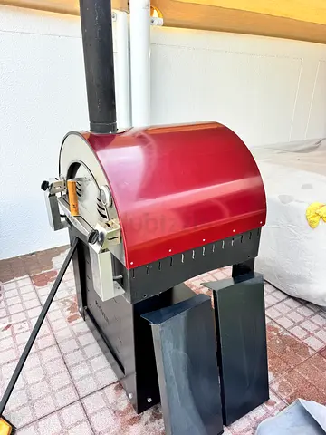Bar-b-Que / outdoor wood-fired pizza oven - red dome