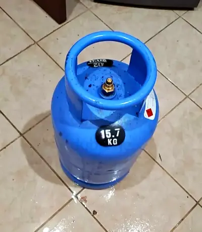 Blue 15.7 kg LPG Gas Cylinder - Used