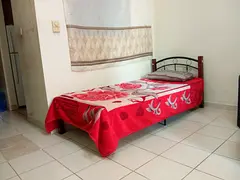BED SPACE MUSLIM PAKISTAN INDIA PINK BUILDING METRO 1400