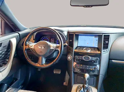 2018 Infiniti QX70 照片 10