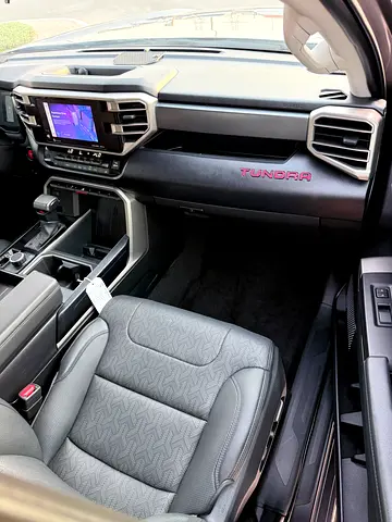 2023 Toyota TUNDRA — миниатюра 6