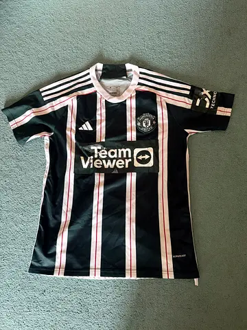 Manchester United 2022/23 Away Shirt - Size M