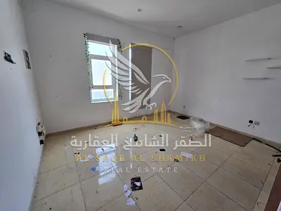 Studio apartment in Al Qulaya for annual rent Central air conditioning spacious open view overlooking the main street Ready to move in located in