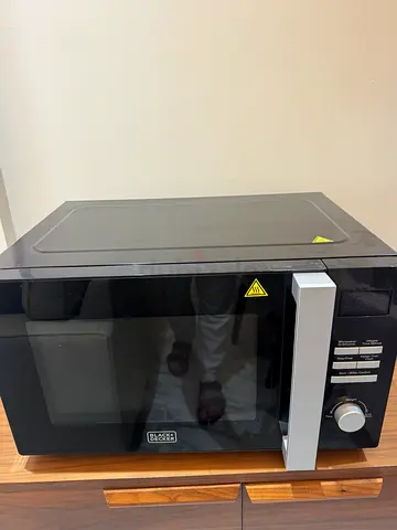 Black+Decker Countertop Microwave - Excellent Working Condition