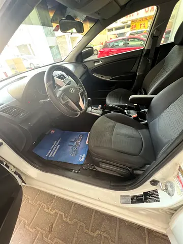 2016 Hyundai ACCENT 缩略图 3