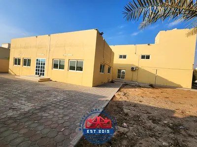 Private contract only 5 Bedroom Villa in Al Falah Old