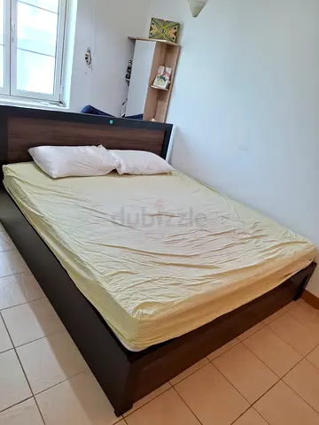 ⚠️ Urgent Sale!🛑 Jumeriah 2- King Bed Frame & iclass brand mattress from homebox (180×200 cms).