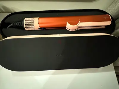 Dyson Airstrait™ straightener (Amber silk)