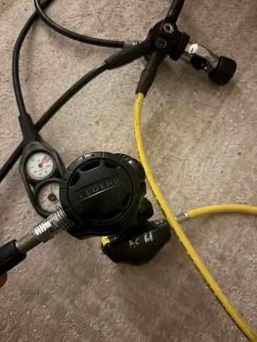 Aqua Lung LEG3ND scuba diving regulator set