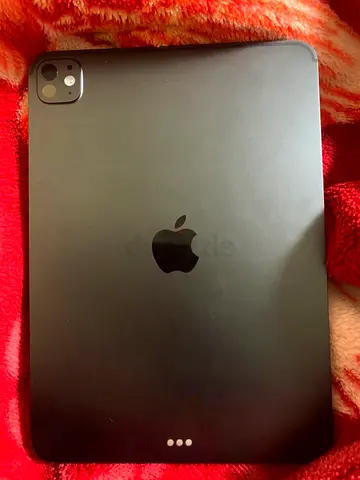 iPad pro m4 99% Battery health also warranty