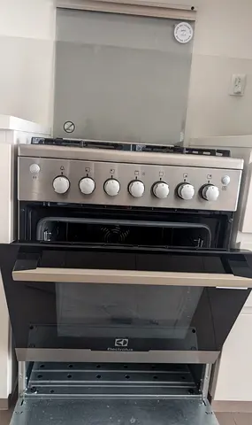 Electrolux freestanding gas cooker with oven - good condition