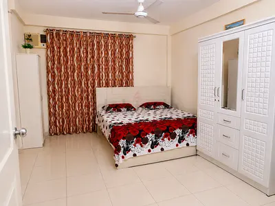 Furnished master bedroom/near metro/Direct from owner