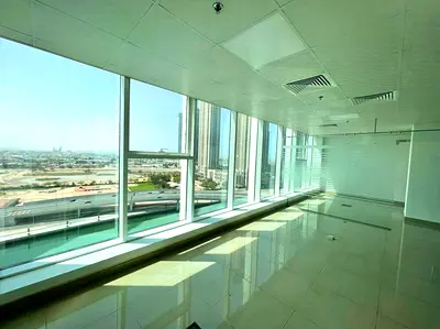 Lake view | fully fitted office | 3 parking spaces
