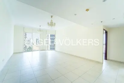 SPACIOUS I LUMINOUS I UNFURNISHED I LOW FLOOR