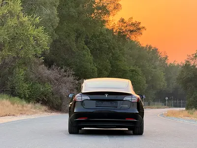 صورة 3 لـ 2021 Tesla MODEL 3