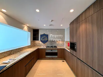 Huge Layout | Semi-Closed Kitchen | VOT