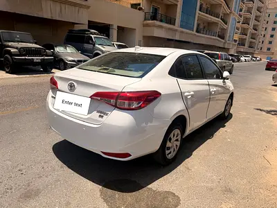 2019 Toyota YARIS — фото 3