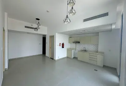 Retail Street View | Open Kitchen | Mid Floor
