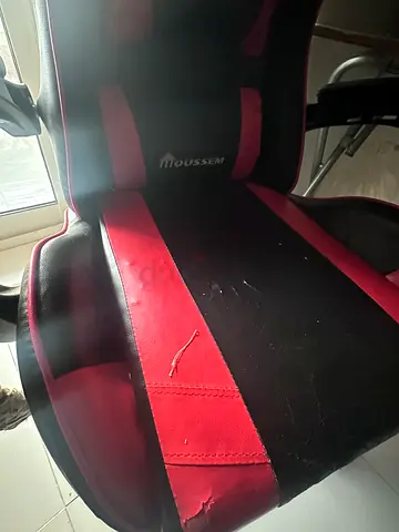 Used red and black Gaming seat (good condition)