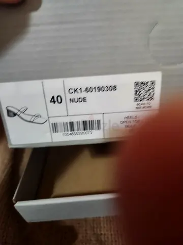 Used women's heels size 40 in nude (from box) - single pair